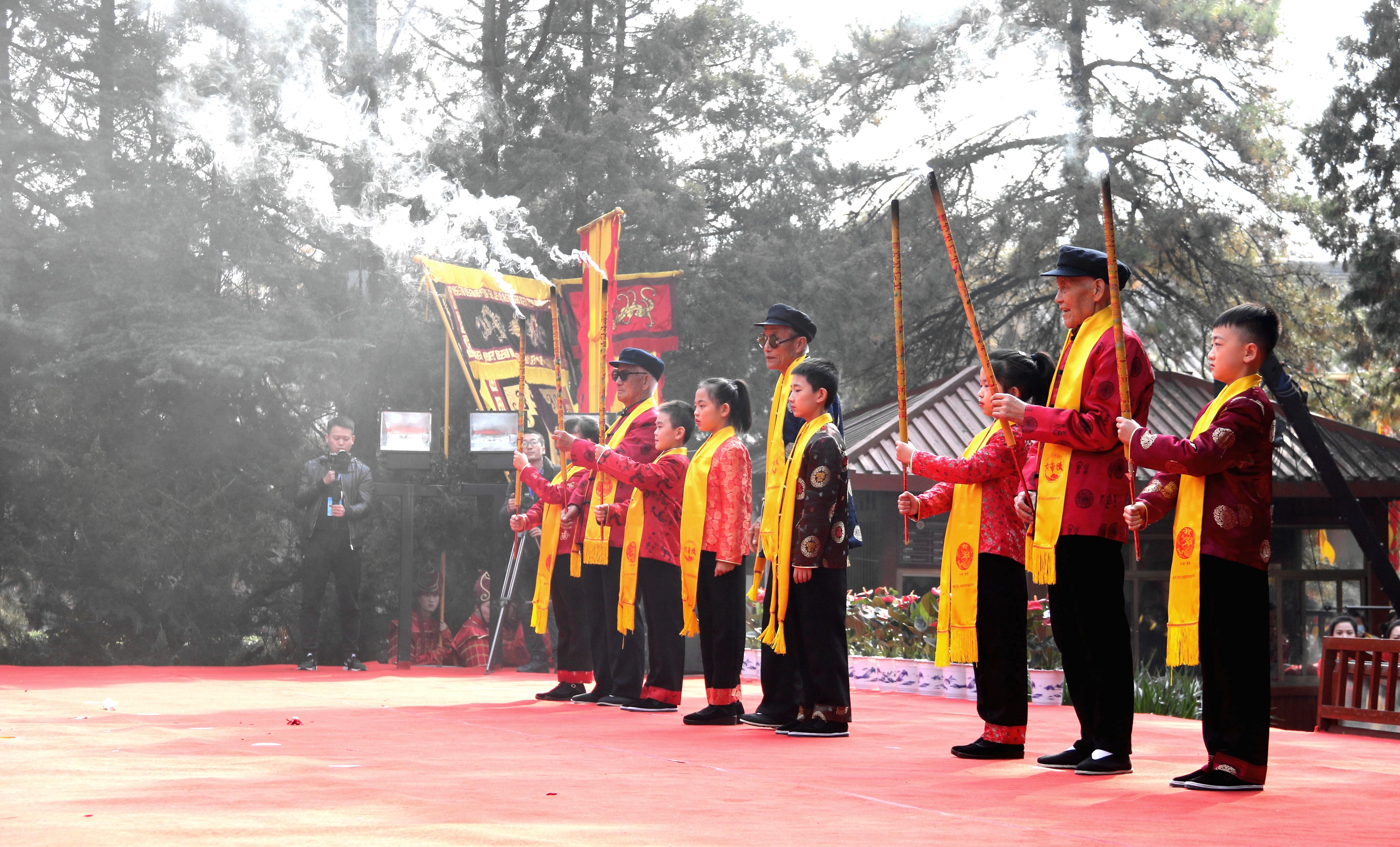 1603608697525036515.jpg 庚子年重阳恭祭轩辕黄帝典礼在黄陵县举行