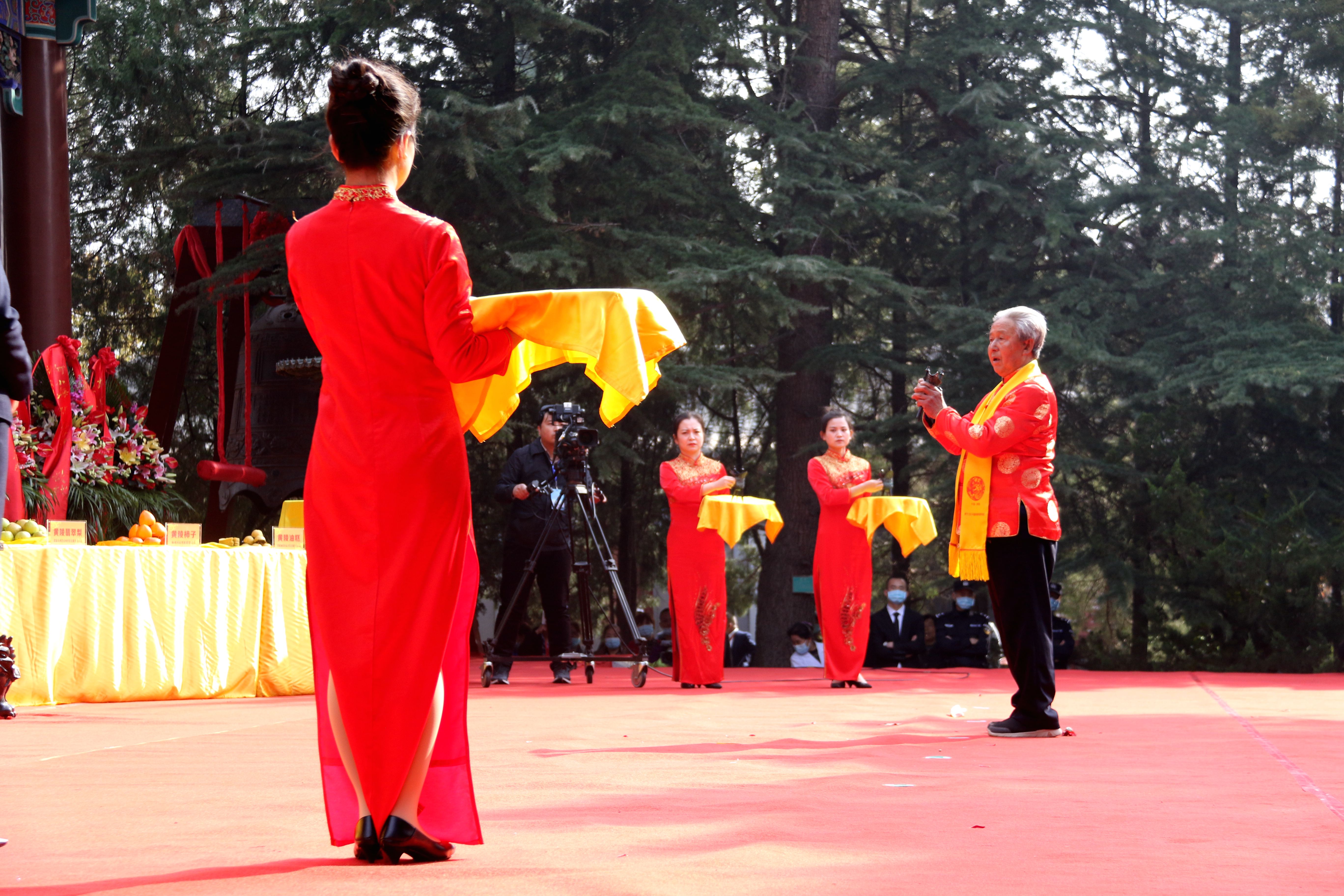 1603609375113054664.jpg 庚子年重阳恭祭轩辕黄帝典礼在黄陵县举行