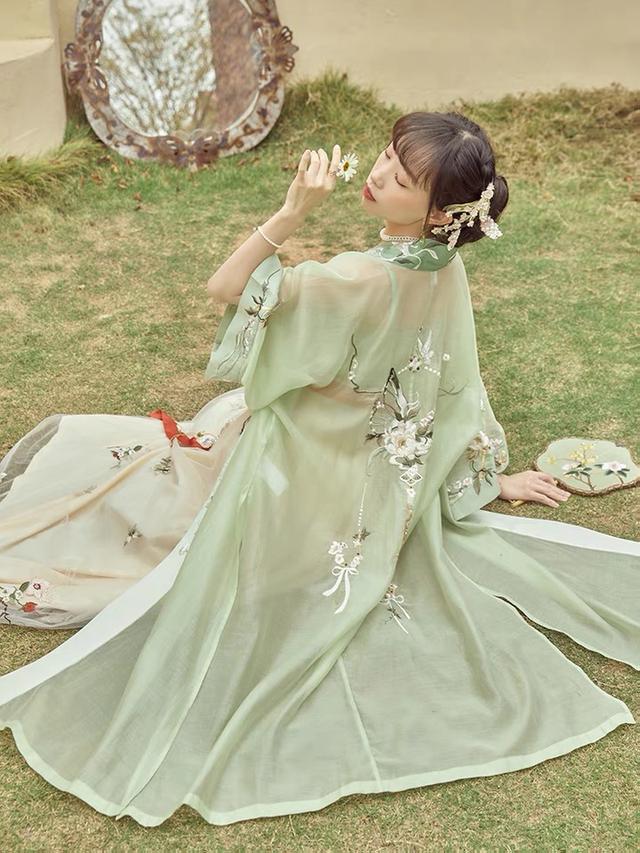 又一家汉服品牌获融资,汉服凭啥成了投资人眼中的香饽饽?
