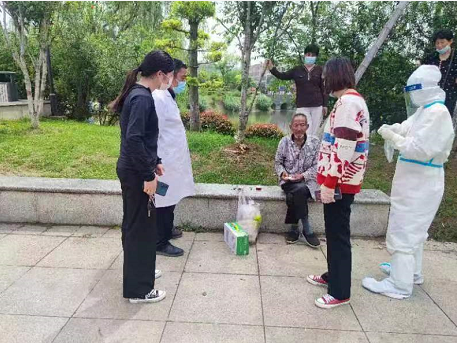 社区暖心救助    防疫一个不少