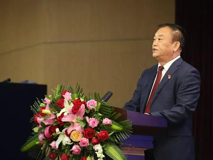 兵团川渝商会会长胡珍超参加十二师“双招双引”企业家恳谈会