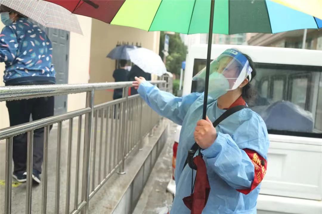 助力疫情防控,老年志愿者在行动
