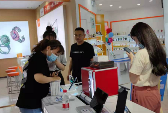 颍州万达新增一家:科大讯飞AI学习机旗舰店