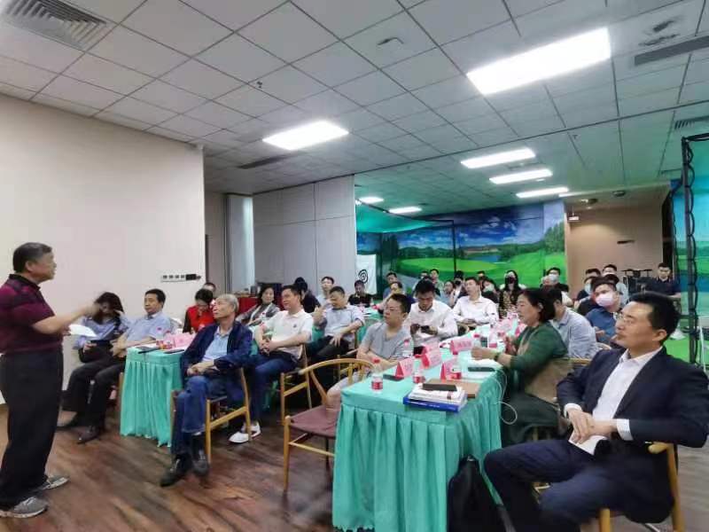 社团搭台技术支撑 智库助力 企业唱戏“第二届元宇宙赋能实体经济创新发展沙龙”在广州举办