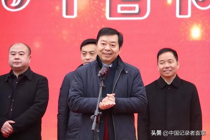 当年村民凑70元助他闯荡天下,赚钱后他为家乡修建75座慈母桥