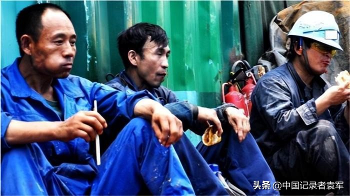 当年村民凑70元助他闯荡天下,赚钱后他为家乡修建75座慈母桥