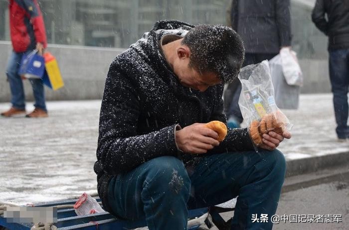 当年村民凑70元助他闯荡天下,赚钱后他为家乡修建75座慈母桥