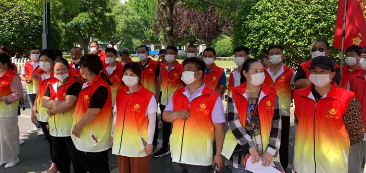 文明颍上,助力高考一阜阳市文明之光志愿者协会举行2022年爱心活动