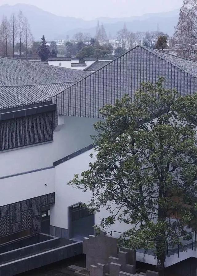 瓦,慢慢蘇醒