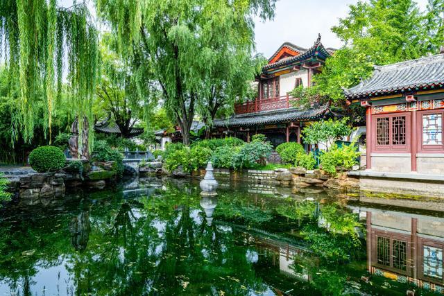 趵突腾空、明湖泛舟,有一种美,叫济南的秋天!