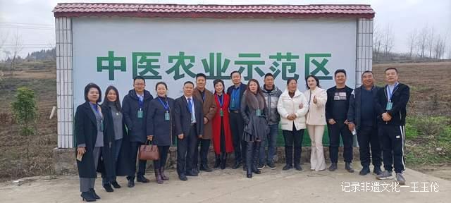 王会珍:一己之力资助过凯里、福泉等地上千名贫困学生
