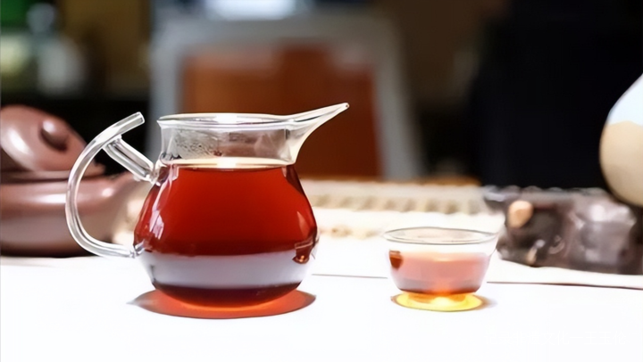 冬天如何喝茶?喝红茶预防流感,喝黑茶养胃