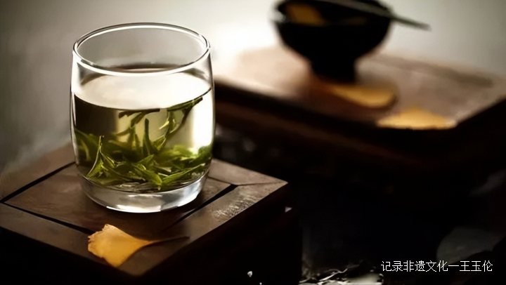 冬天如何喝茶?喝红茶预防流感,喝黑茶养胃