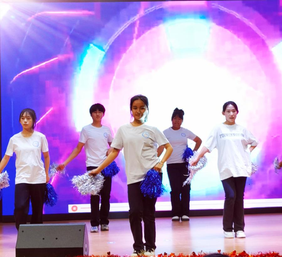mmexport1678411342333_edit_51815779379592 云南省老年合唱协会举行“欢乐进校园,放歌彩云南”系列活动