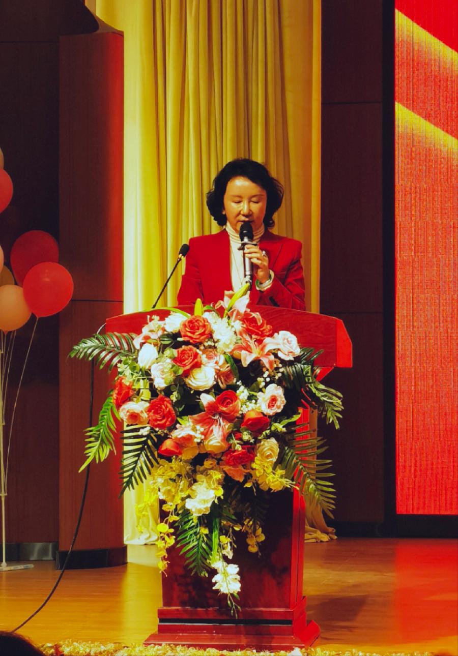 云南省老年合唱协会举行“欢乐进校园，放歌彩云南”系列活动