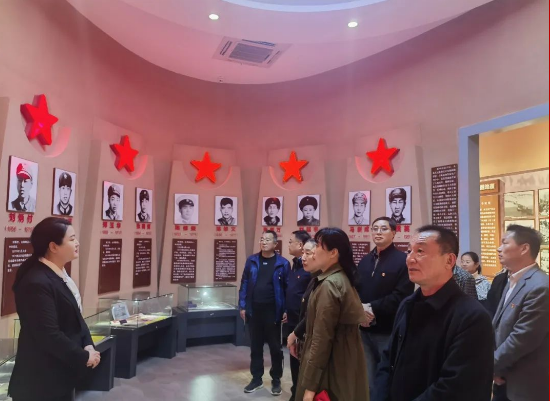 缅怀先烈 展望未来——安徽金马药业股份有限公司党支部开展清明祭奠英烈活动