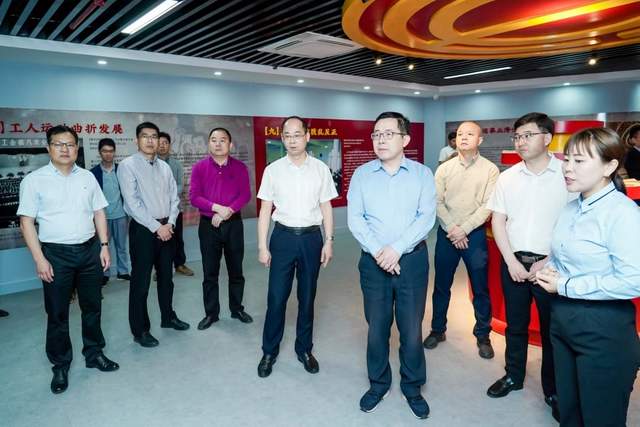 泉州市洛江区总工会举行“庆五一·光荣颂”暨工会简史馆揭牌活动