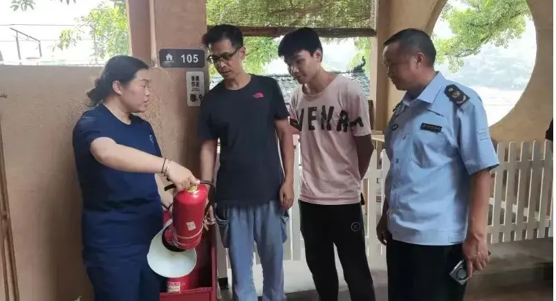 广南:文旅“出圈”,旅游火爆“一路长虹”