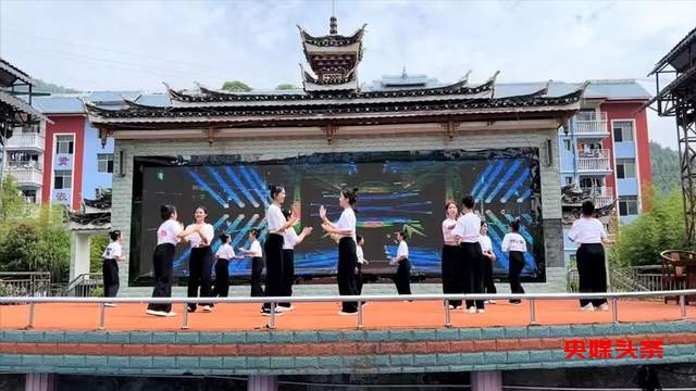 让生活更美好——贵州省从江职校举办2023年职业教育活动周开幕