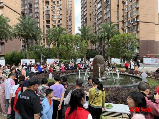 贵州都匀小围寨街道开展“四月八”民俗活动，千人共聚一堂欢度佳节