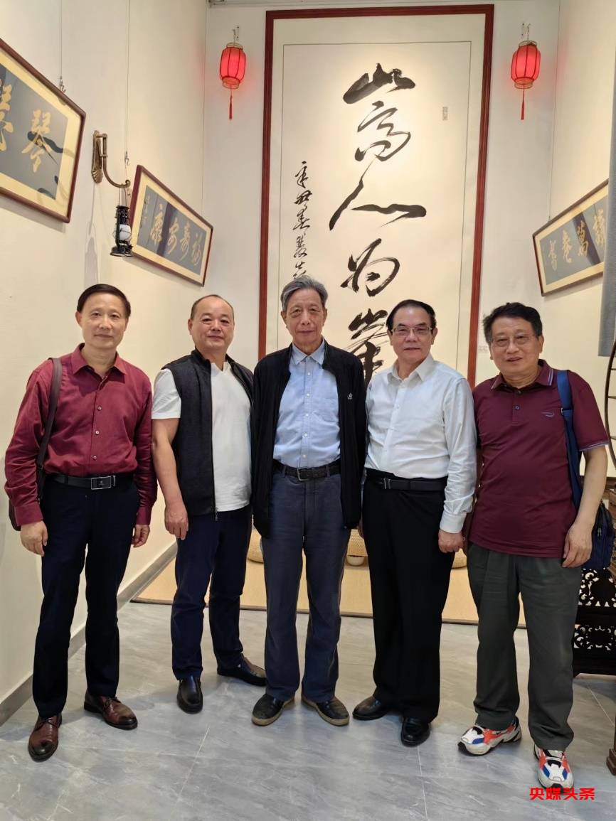 房山今日添双喜,正大书风万里扬——中国东方文化研究会榜书文化专业委员会授牌仪式暨北京徐双喜榜书艺术中心启动仪式在北京房山区举行