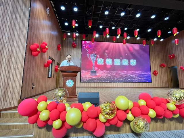 用全力以赴的现在 去创造无悔的未来——武穴市师范附属小学江林校区举行期末总结表彰大会！