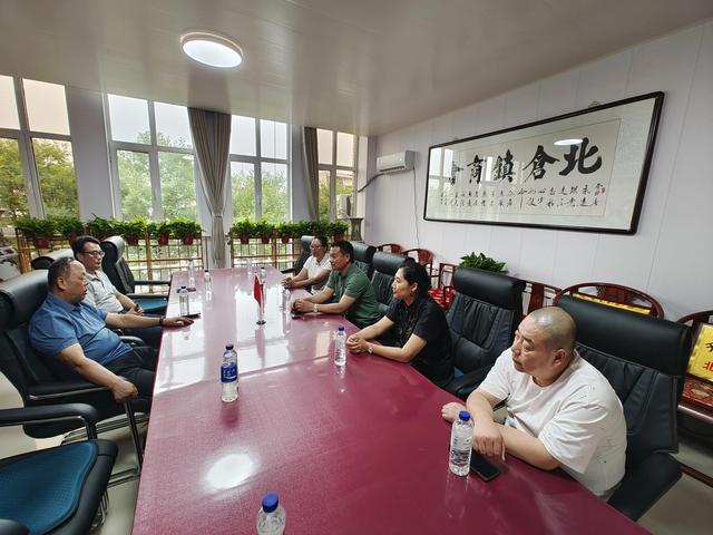 北仓镇商会会长穆怀永热情接待李胜利一行 推动商会发展与合作