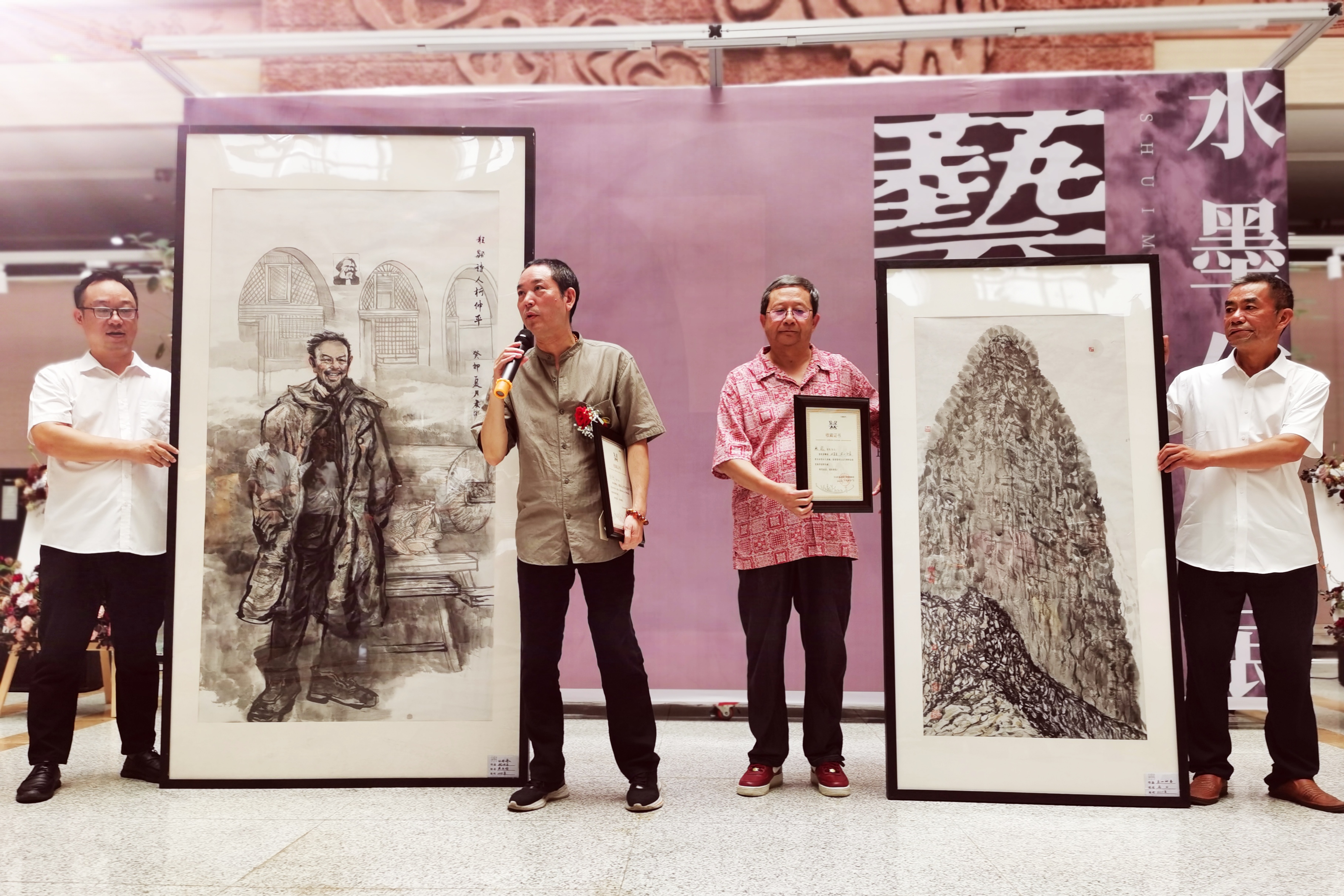 两位云南本土画家黄庆明·庞飞“艺往情深”水墨作品展在文山开展