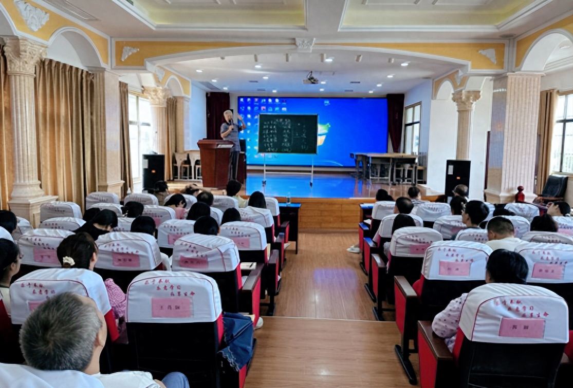 集思广益共研讨 核心引领促成长——武穴市第二实验小学教联体开展校区间联合教研