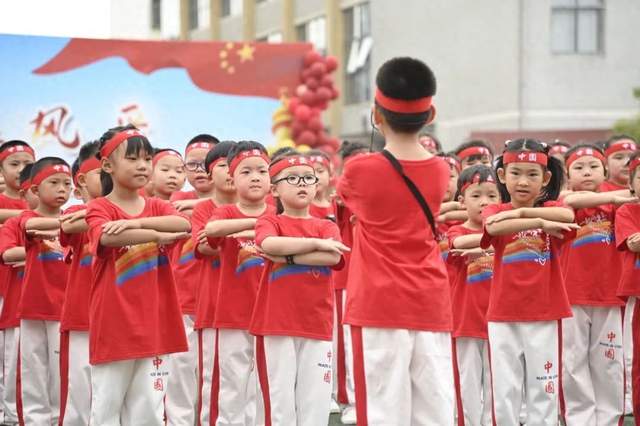 迎国庆·展风采——武穴市第二实验小学教联体开展多形式的“迎中秋 庆国庆”活动！