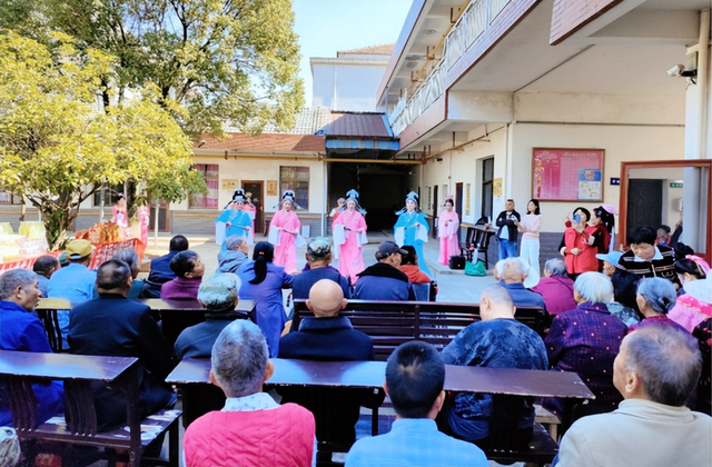 【暖心】写在武穴市慈善会“爱在重阳节·情满福利院”活动之际