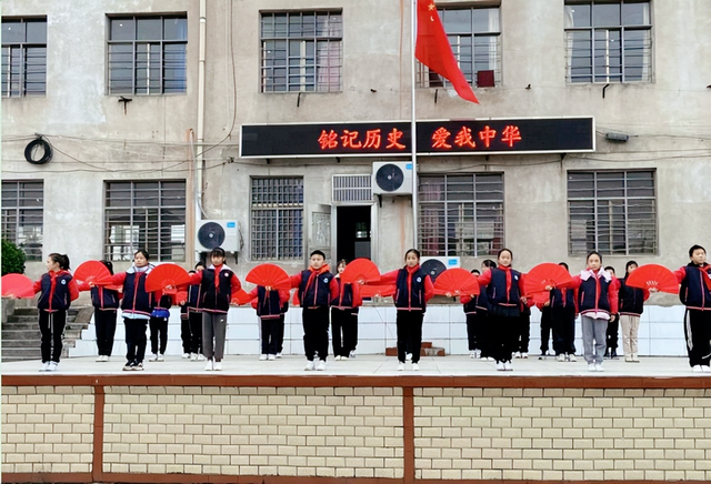 国家公祭日 缅怀永不忘——武穴市第六实验小学开展“国家公祭日”纪念活动