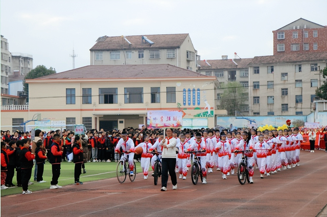 扬体育精神 展卓越风采——武穴市第六实验小学梅川校区冬运会“嗨”翻校园！