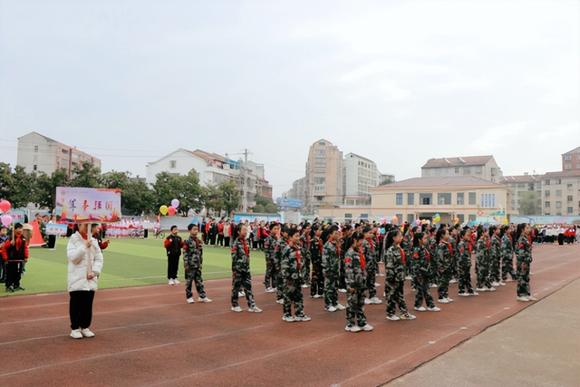扬体育精神 展卓越风采——武穴市第六实验小学梅川校区冬运会“嗨”翻校园！
