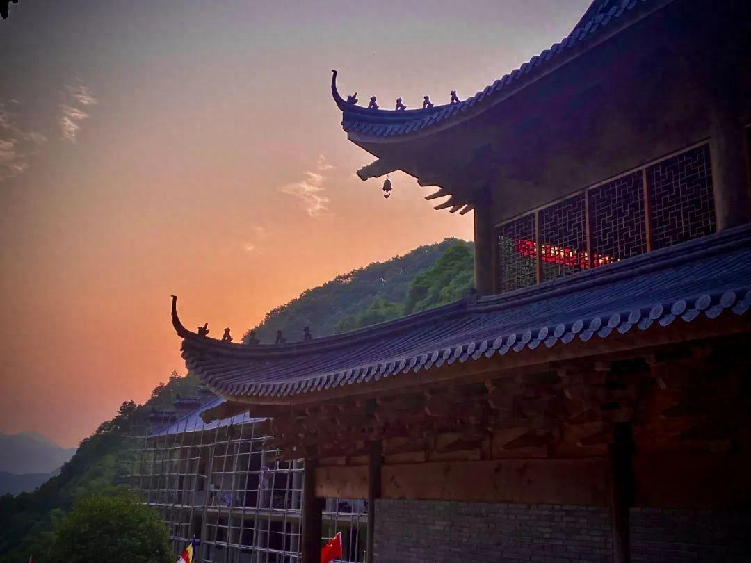 灵峰岩下古寺幽,沧海桑田眼底收——游浙江宁波大乘禅寺