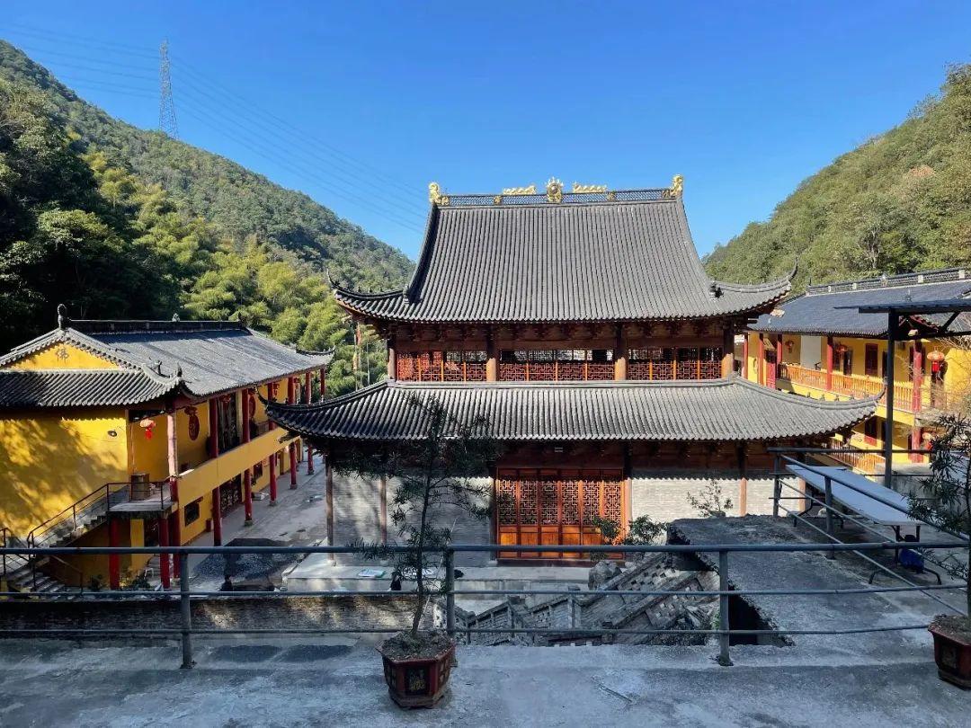 灵峰岩下古寺幽,沧海桑田眼底收——游浙江宁波大乘禅寺