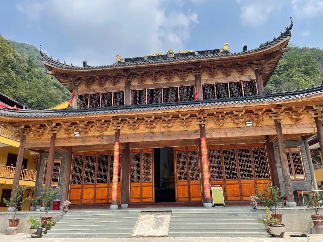 灵峰岩下古寺幽,沧海桑田眼底收——游浙江宁波大乘禅寺