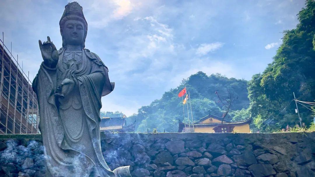 灵峰岩下古寺幽,沧海桑田眼底收——游浙江宁波大乘禅寺