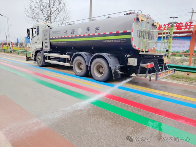 【今日黄冈】“五一”劳动节，武穴市农村公路人养护忙！