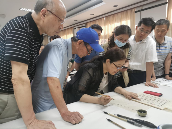 安徽省直机关书画家协会楷隶专委会开展公益培训活动