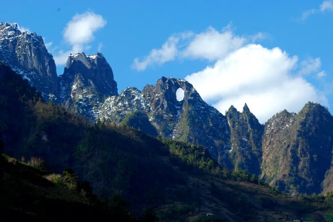 怒江石月亮:云南首条登山步道