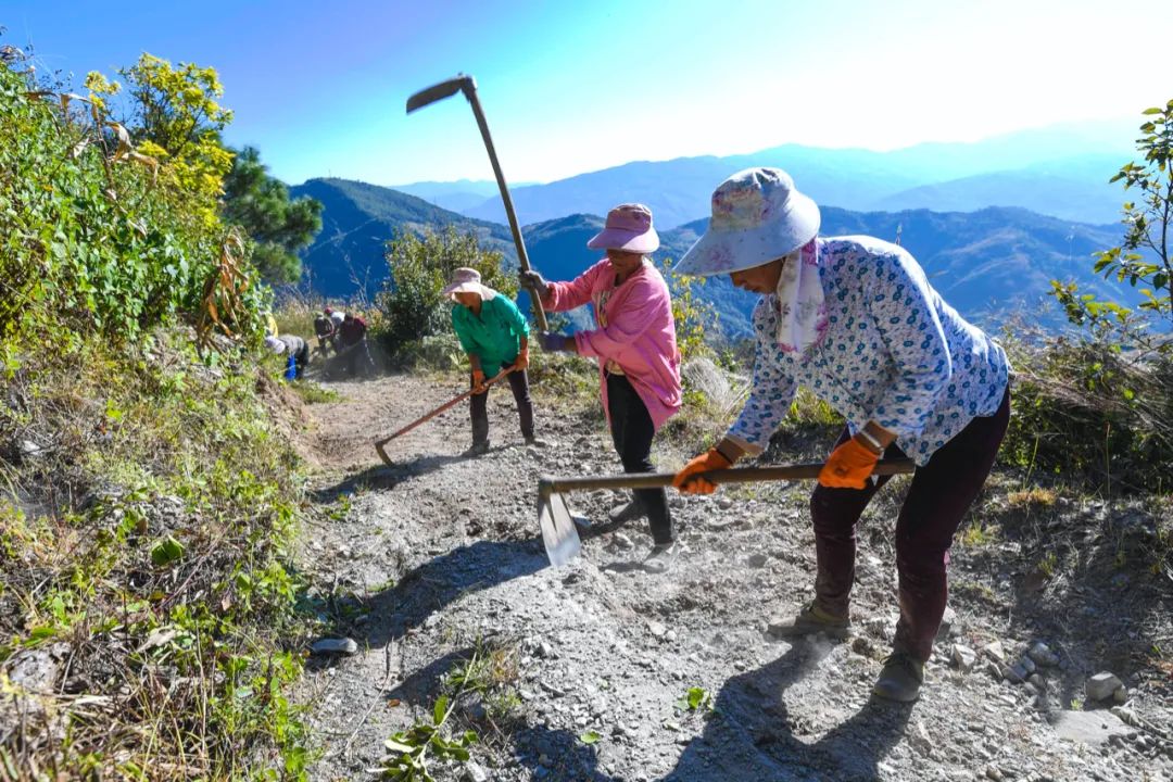 怒江石月亮:云南首条登山步道