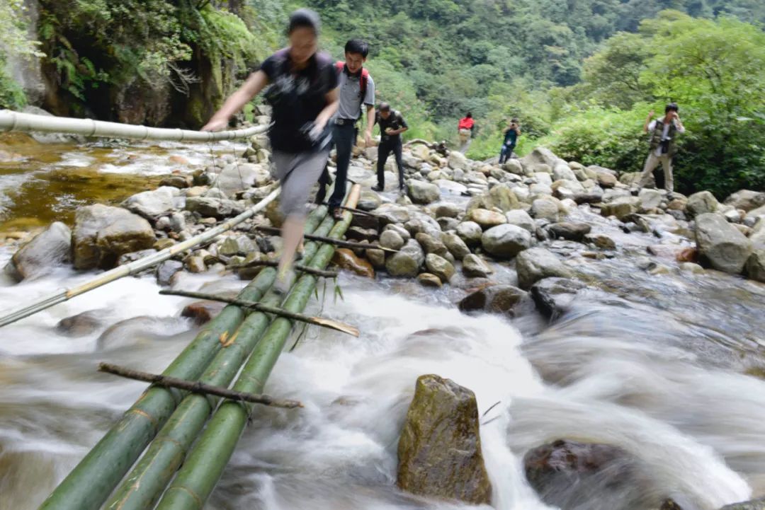 怒江石月亮:云南首条登山步道