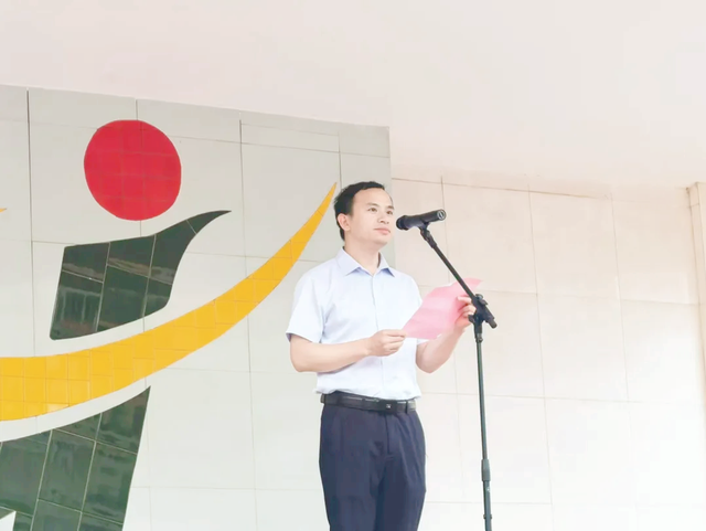 国旗下 | 武穴市育才高中陈少峰:天道酬勤 决战高考