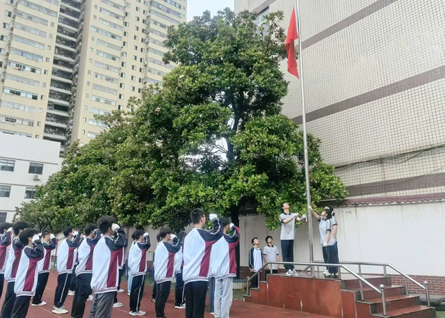 国旗下 | 武穴市育才高中陈少峰:天道酬勤 决战高考