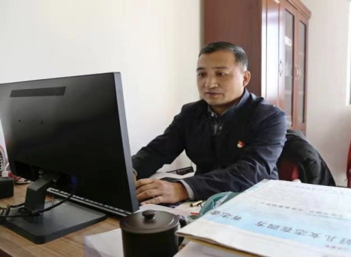 逐梦乡村,不负韶华--记桥头集镇国光社区第一书记曹政