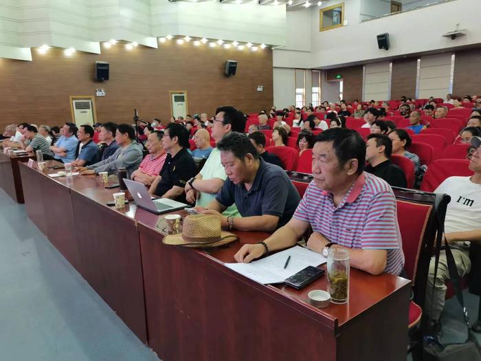 新安百姓讲堂邀请著名诗人关民做专题讲座