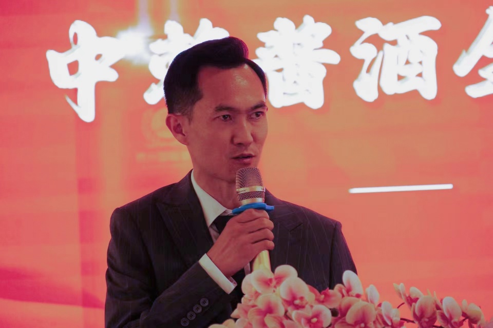 品味匠心,酱韵春城,中赖酱酒新品发布璀璨绽放,书写酱香新篇章