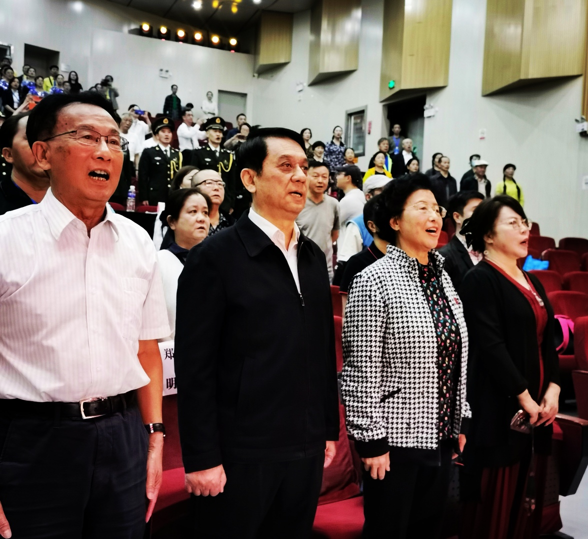红歌颂祖国,银龄展风采,“放歌彩云南”合唱盛宴震撼开场