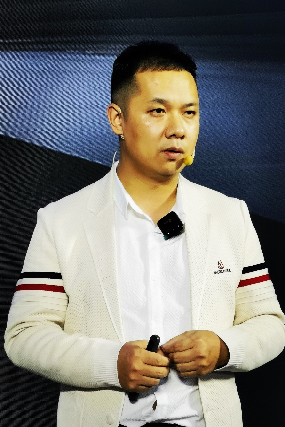 粮小醉秋幕新品昆明惊艳亮相,匠心酿造引领行业潮流